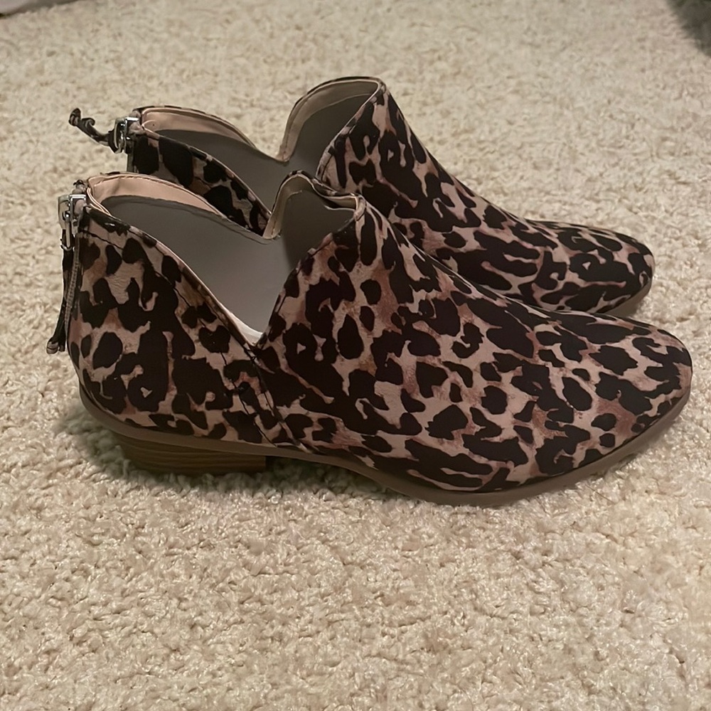 Reaction Kenneth Cole Leopard Print Booties